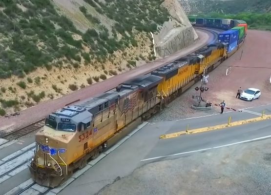 Amazon China para os EUA FBA DHL International Rail Freight através de armazém